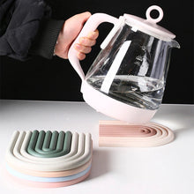 Load image into Gallery viewer, Rainbow Silicone Insulation Pad - Green/Off-White