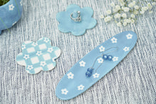 Load image into Gallery viewer, Ceramic Blue Daisy Trinket Dish
