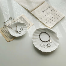Load image into Gallery viewer, Tulum Seashell Dish
